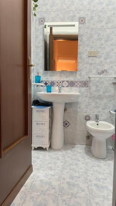 Mona House Accogliente Casa Vacanza Palermo Zewnętrze zdjęcie